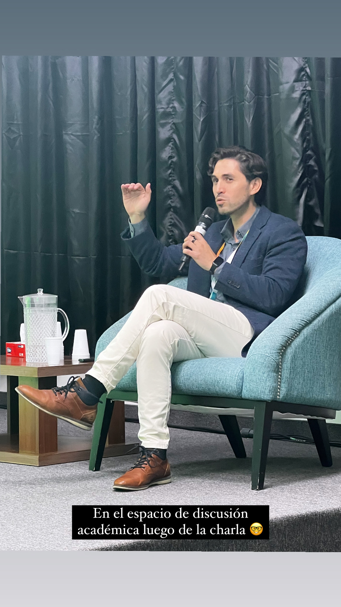 Discusión académica post-charla